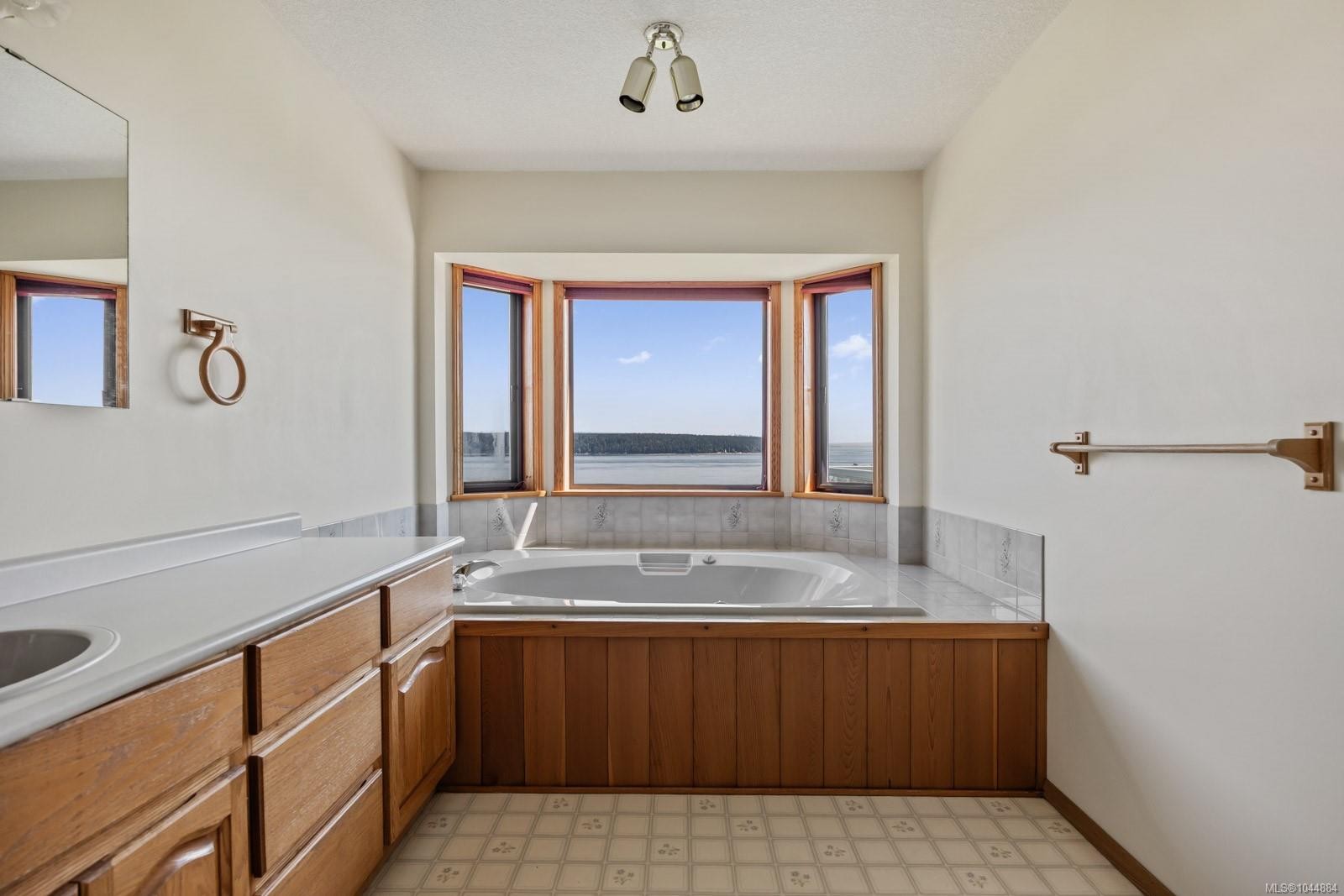 513 Ash St, Campbell River, BC