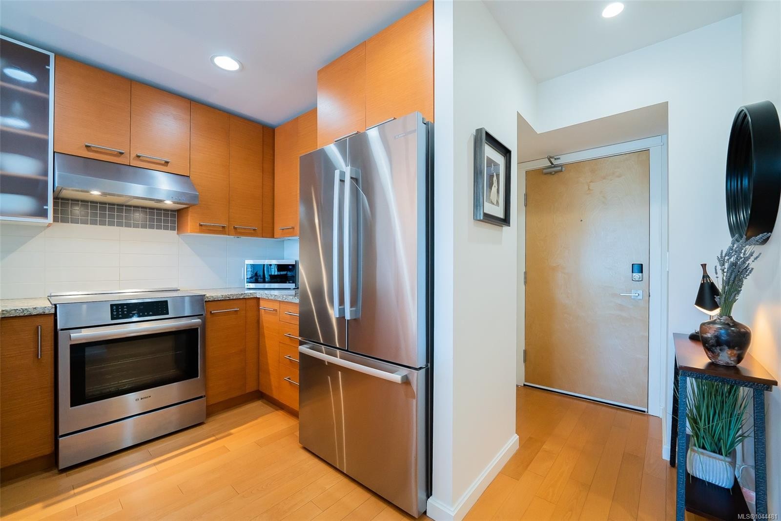 #506-38 Front St, Nanaimo, BC - Indoor Photo Showing Kitchen