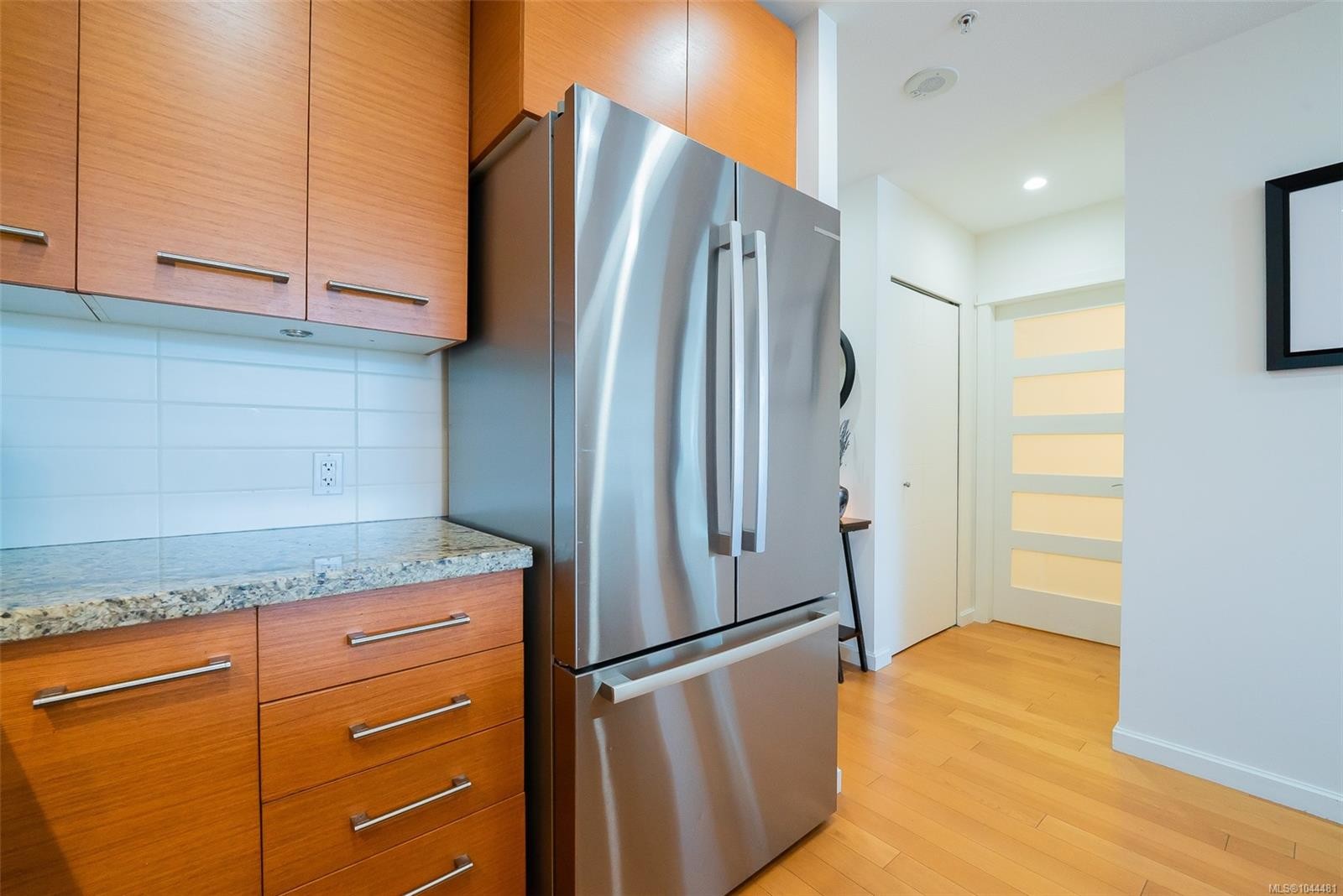 #506-38 Front St, Nanaimo, BC - Indoor Photo Showing Kitchen
