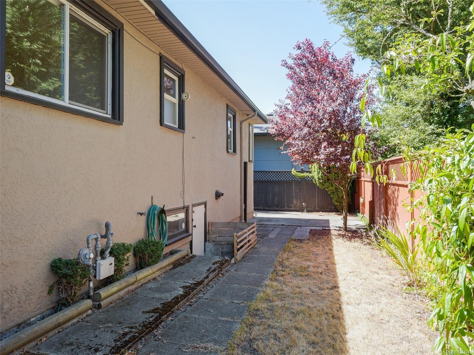 1296 Downham Pl, Saanich, BC
