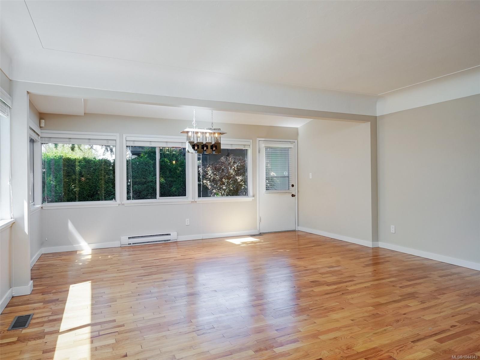1296 Downham Pl, Saanich, BC