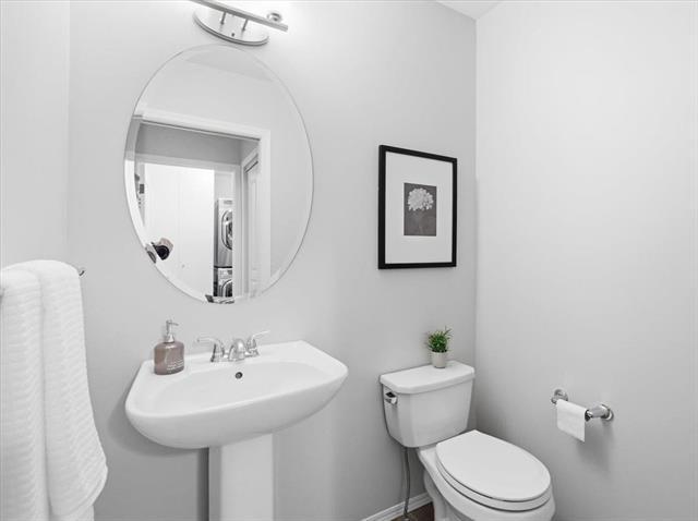 220 Thorn Dr, Winnipeg, MB - Indoor Photo Showing Bathroom