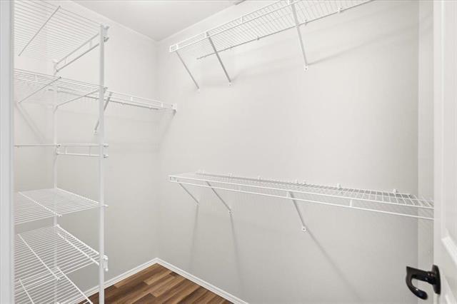 220 Thorn Dr, Winnipeg, MB - Indoor With Storage