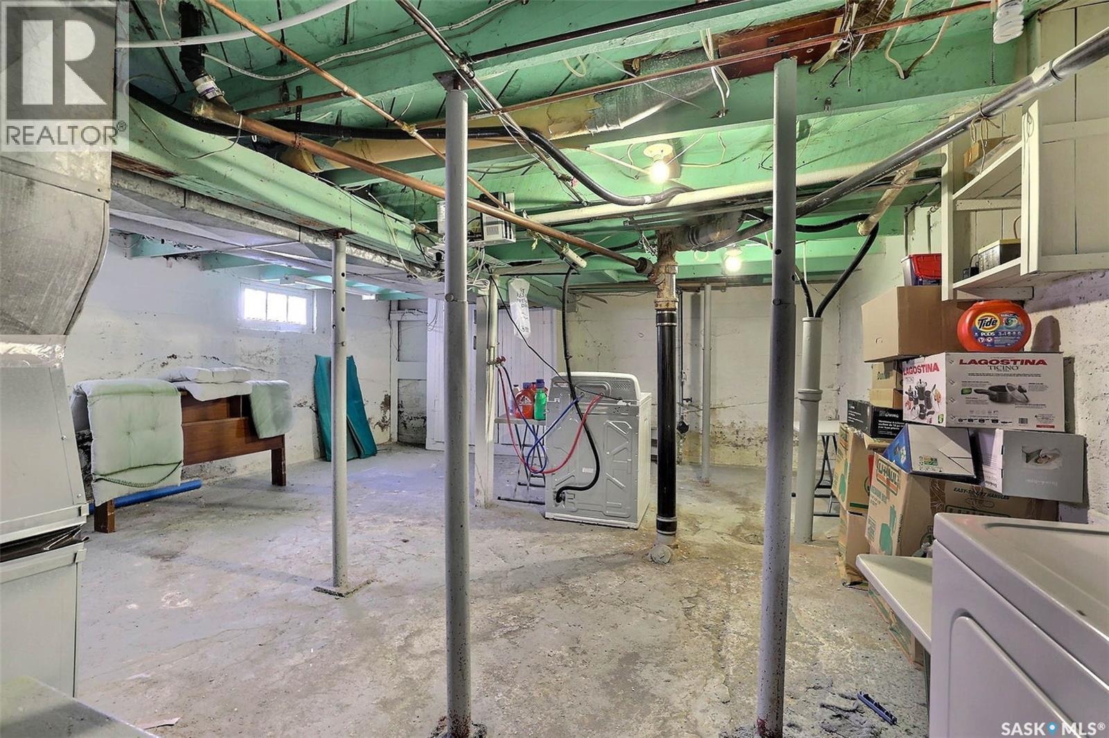 2173 Edgar Street, Regina, SK - Indoor