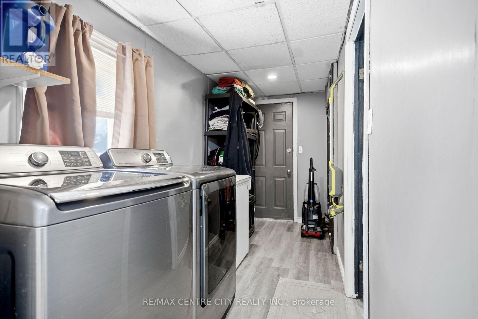 56 Mitchell Street, St. Thomas, ON - Indoor Photo Showing Laundry Room