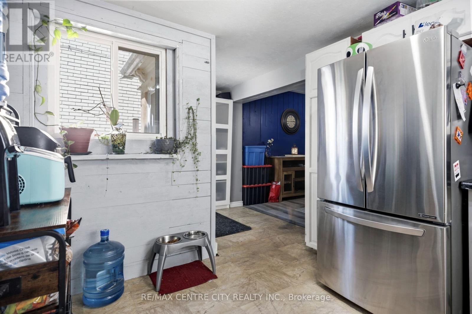 56 Mitchell Street, St. Thomas, ON - Indoor Photo Showing Other Room