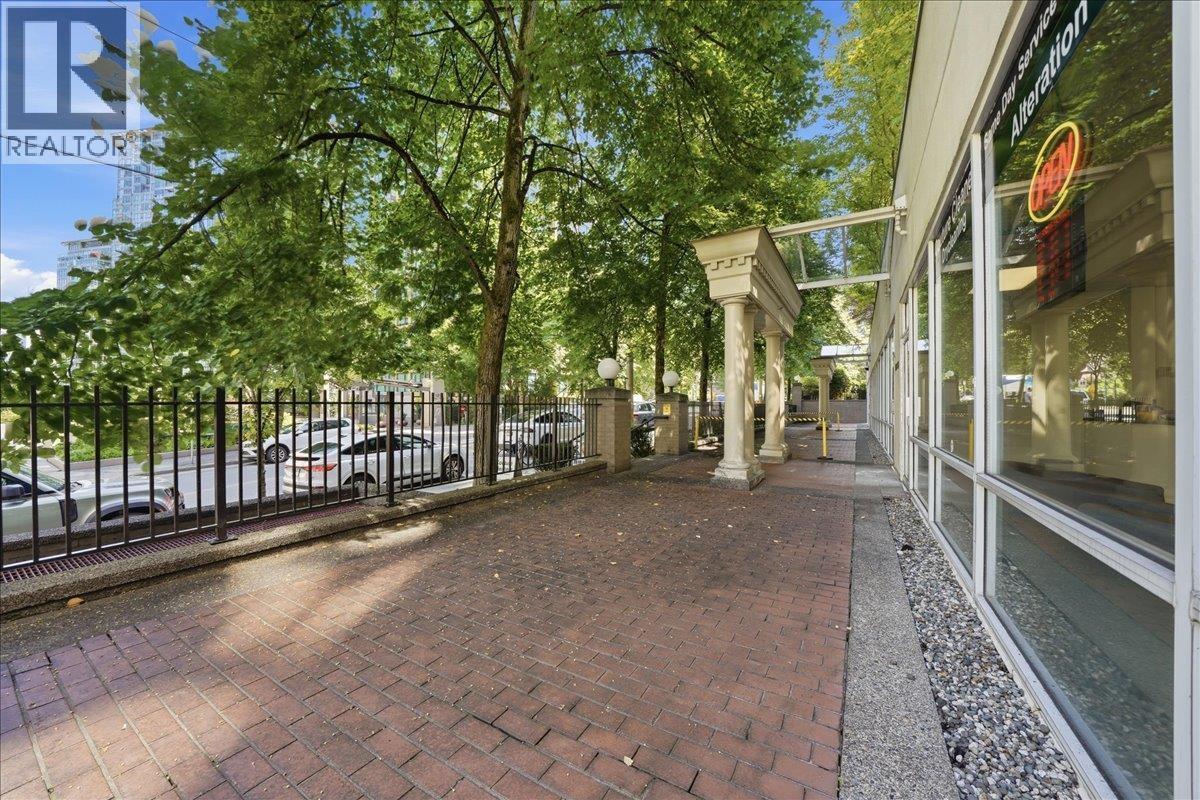 1338 Alberni Street, Vancouver, BC