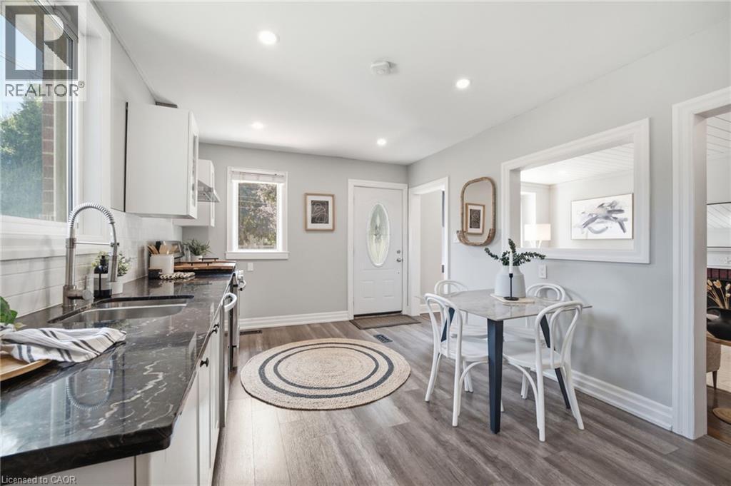 47 Brucedale Avenue E, Hamilton, ON - Indoor