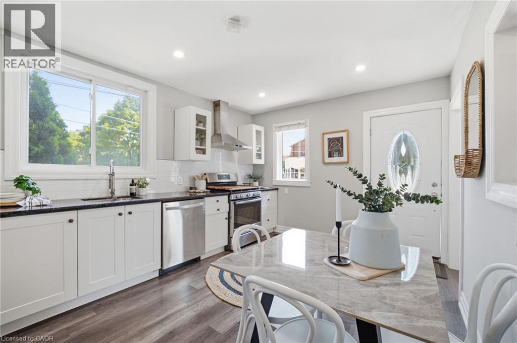47 Brucedale Avenue E, Hamilton, ON - Indoor