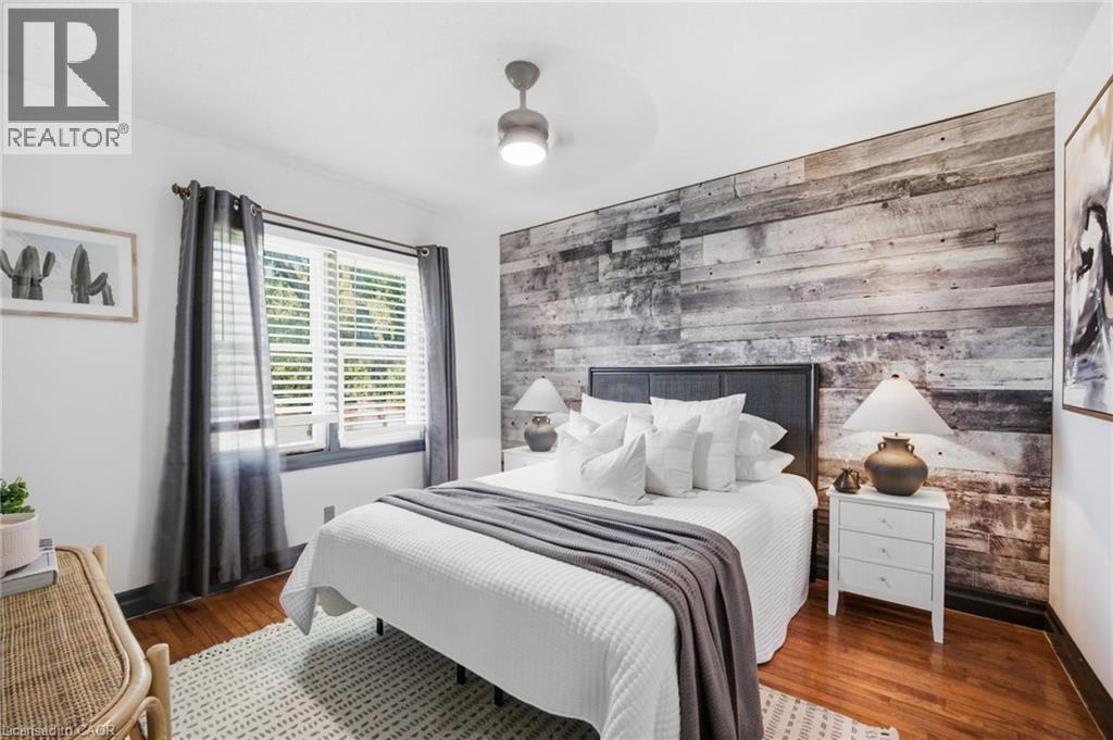 47 Brucedale Avenue E, Hamilton, ON - Indoor Photo Showing Bedroom