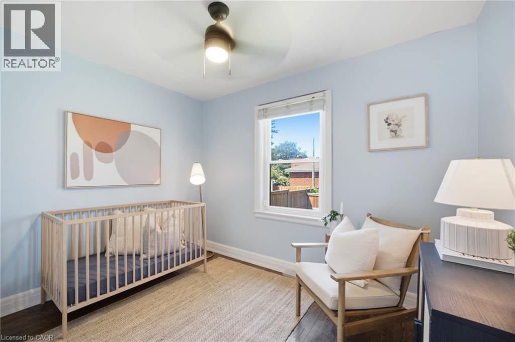 47 Brucedale Avenue E, Hamilton, ON - Indoor Photo Showing Bedroom