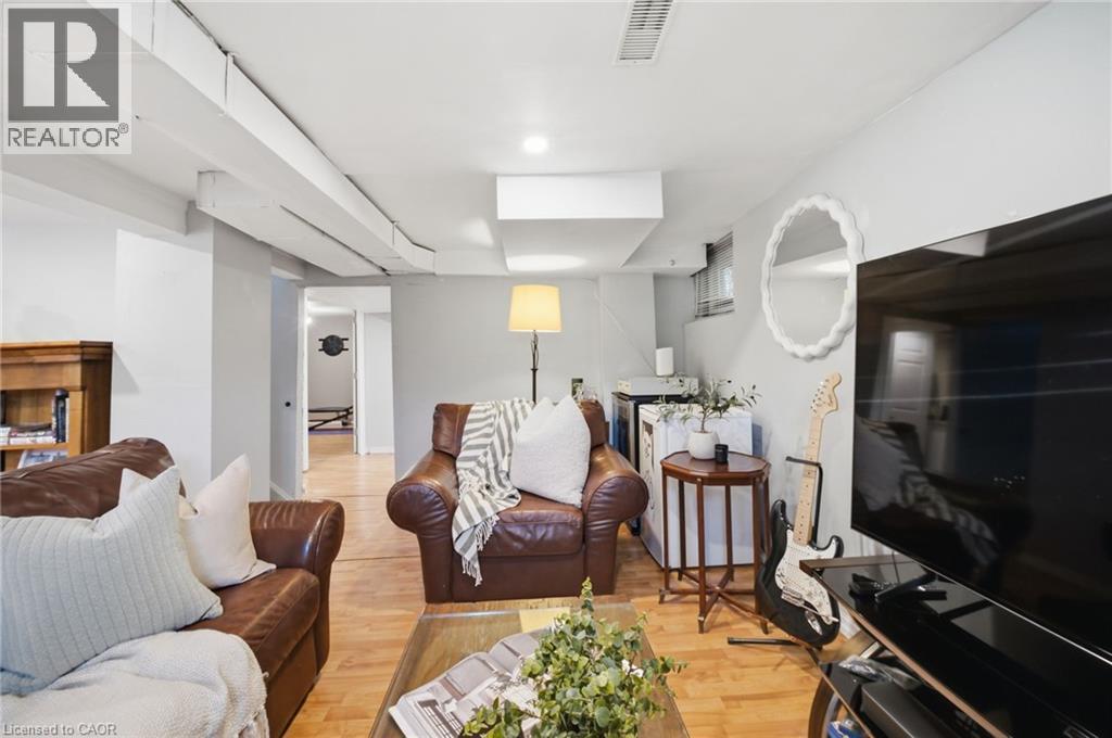 47 Brucedale Avenue E, Hamilton, ON - Indoor Photo Showing Living Room With Fireplace