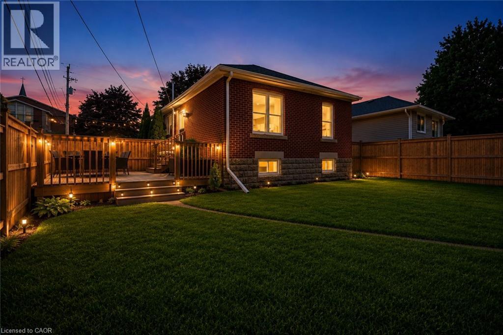 47 Brucedale Avenue E, Hamilton, ON - Outdoor