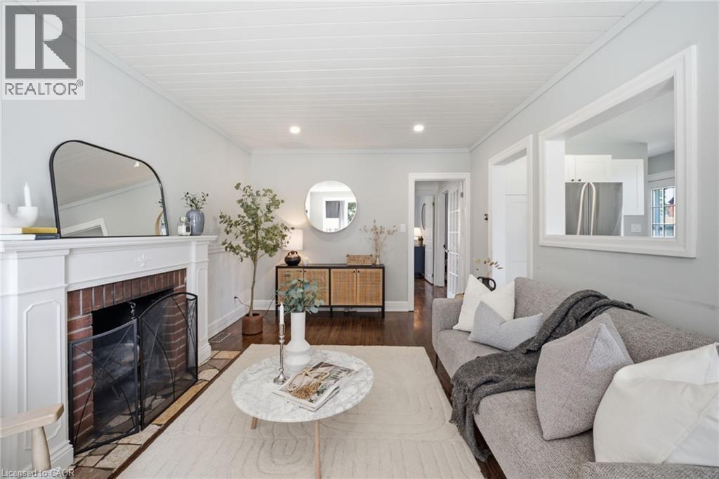 47 Brucedale Avenue E, Hamilton, ON - Indoor Photo Showing Living Room With Fireplace
