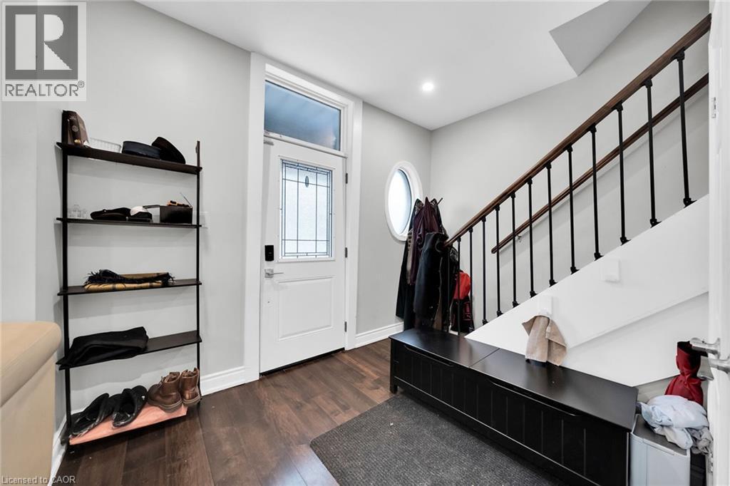 199 Bay Street N, Hamilton, ON - Indoor Photo Showing Other Room