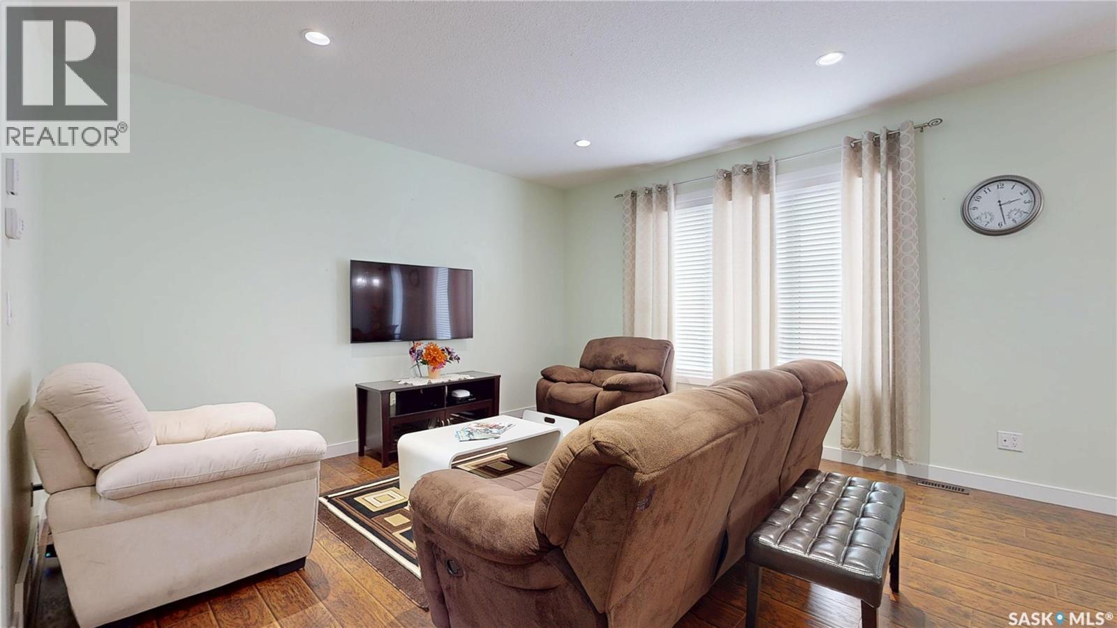 2632 Makowsky Crescent, Regina, SK - Indoor Photo Showing Living Room