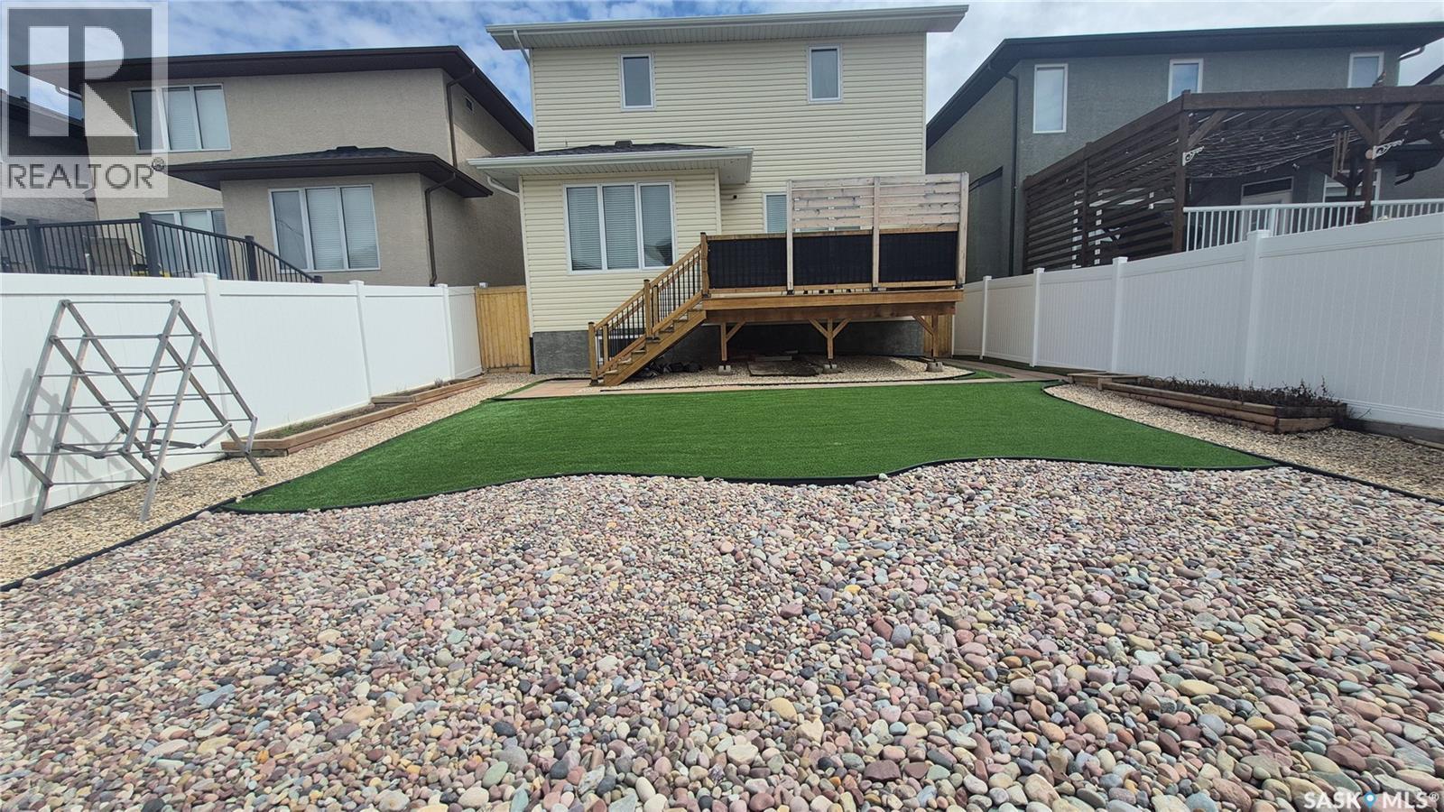 2632 Makowsky Crescent, Regina, SK - Outdoor