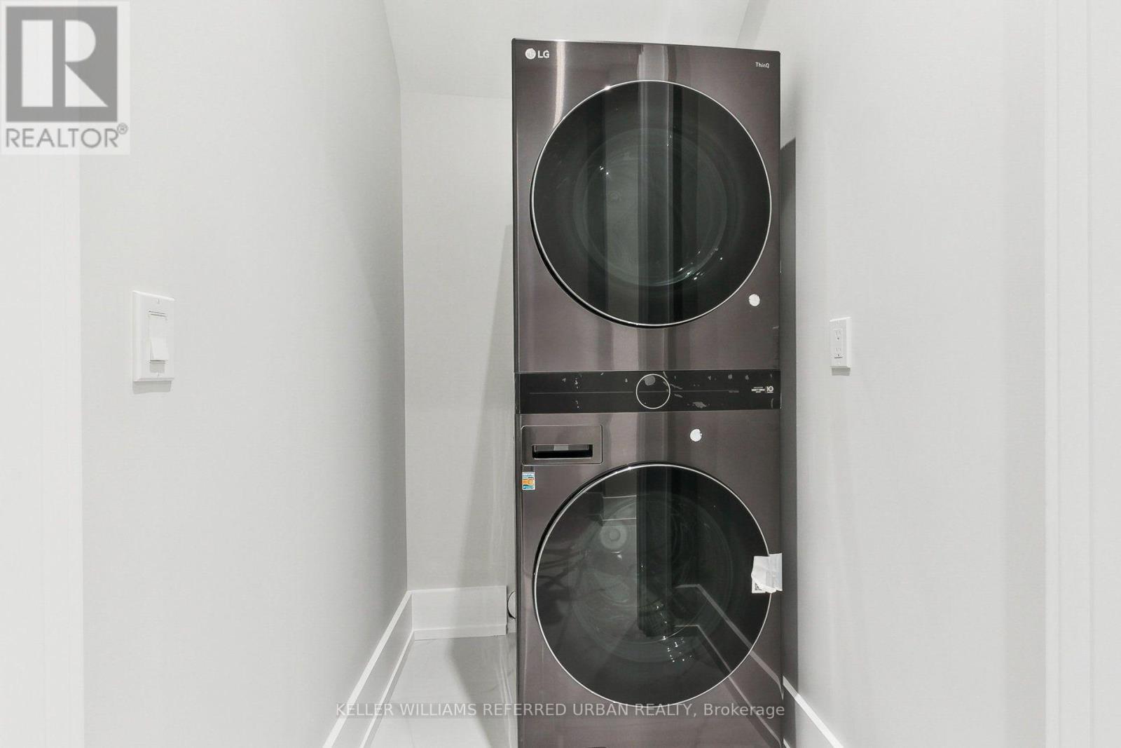 12 Otter Crescent, Toronto, ON - Indoor Photo Showing Laundry Room