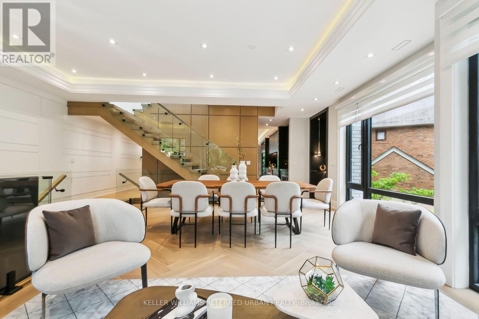 12 Otter Crescent, Toronto, ON - Indoor Photo Showing Living Room