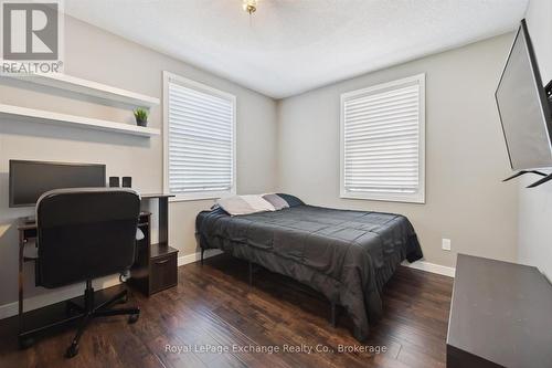 Bedroom - 68 Elgin Street S, Cambridge, ON - Indoor Photo Showing Bedroom
