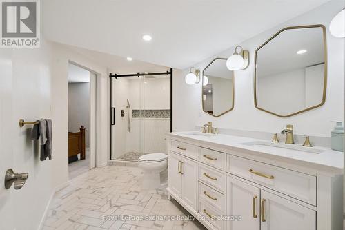 Lower bath double sinks - 68 Elgin Street S, Cambridge, ON - Indoor Photo Showing Bathroom
