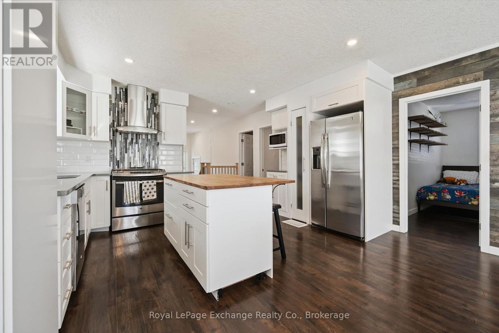 Center Island - 68 Elgin Street S, Cambridge, ON - Indoor Photo Showing Kitchen
