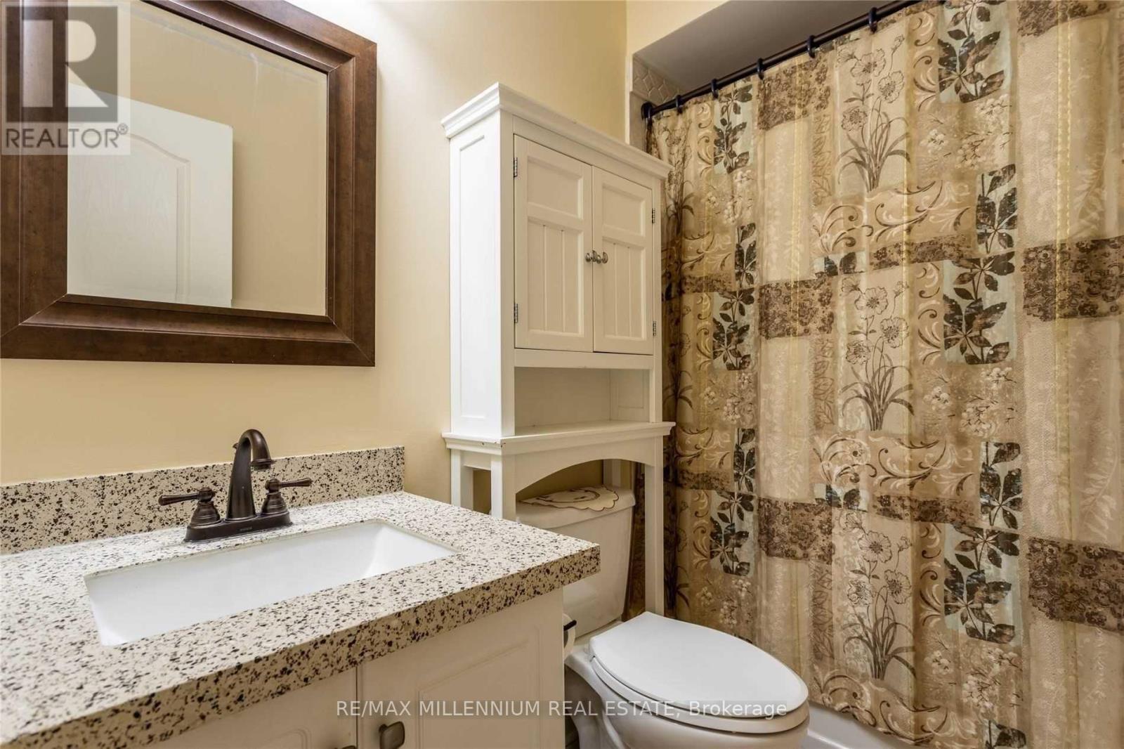 13 Dawson Crescent, Milton, ON - Indoor Photo Showing Bathroom