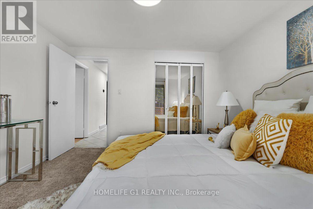19 Milton Avenue W, Cambridge, ON - Indoor Photo Showing Bedroom
