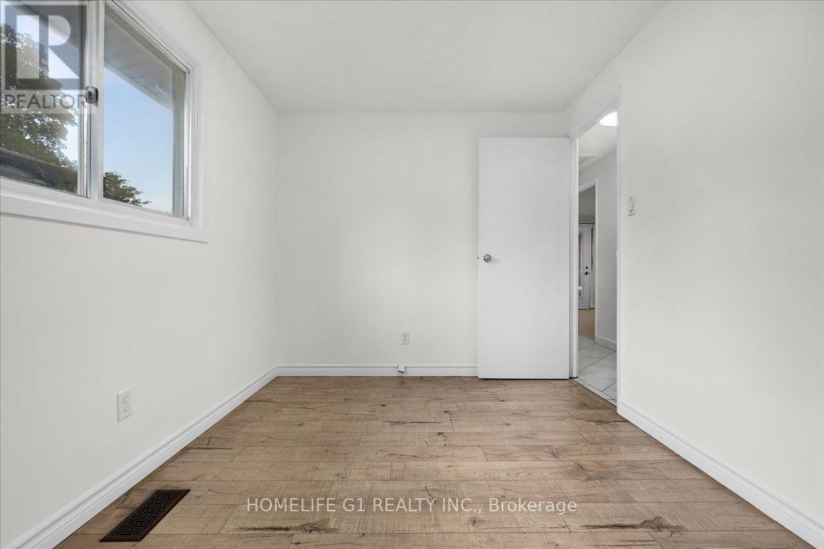 19 Milton Avenue W, Cambridge, ON - Indoor Photo Showing Other Room