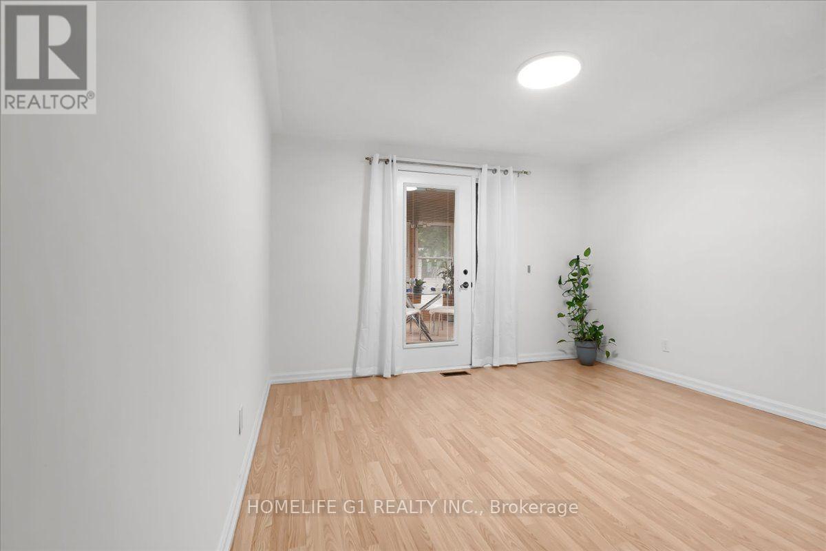 19 Milton Avenue W, Cambridge, ON - Indoor Photo Showing Other Room