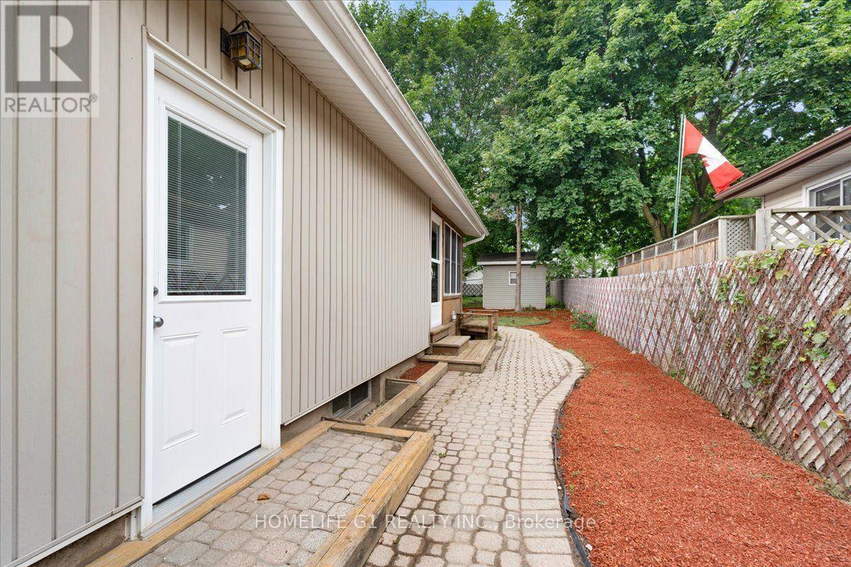 19 Milton Avenue W, Cambridge, ON - Outdoor With Exterior