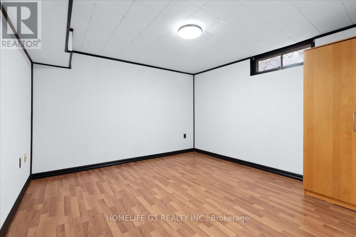 19 Milton Avenue W, Cambridge, ON - Indoor Photo Showing Other Room