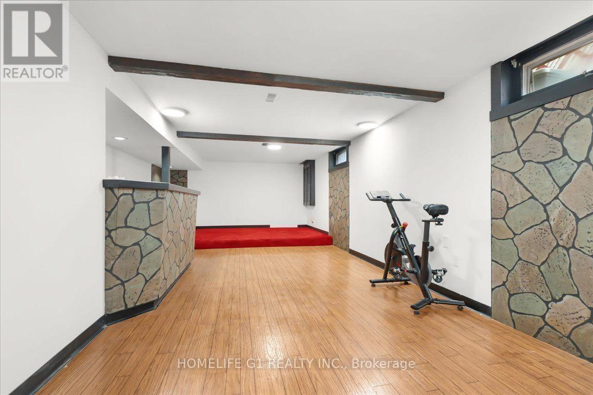 19 Milton Avenue W, Cambridge, ON - Indoor Photo Showing Gym Room