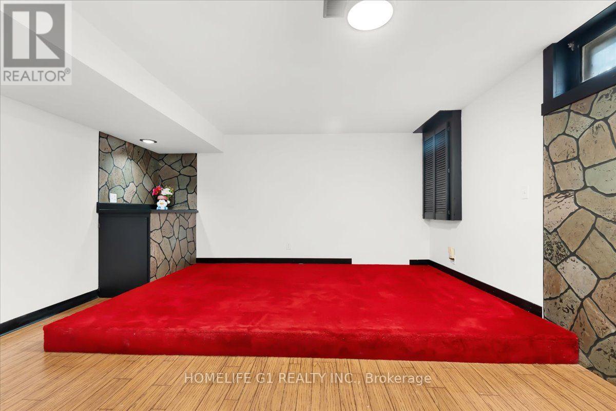 19 Milton Avenue W, Cambridge, ON - Indoor Photo Showing Other Room