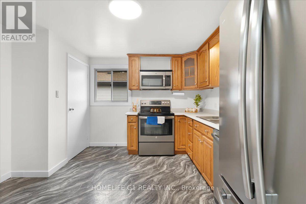 19 Milton Avenue W, Cambridge, ON - Indoor Photo Showing Kitchen
