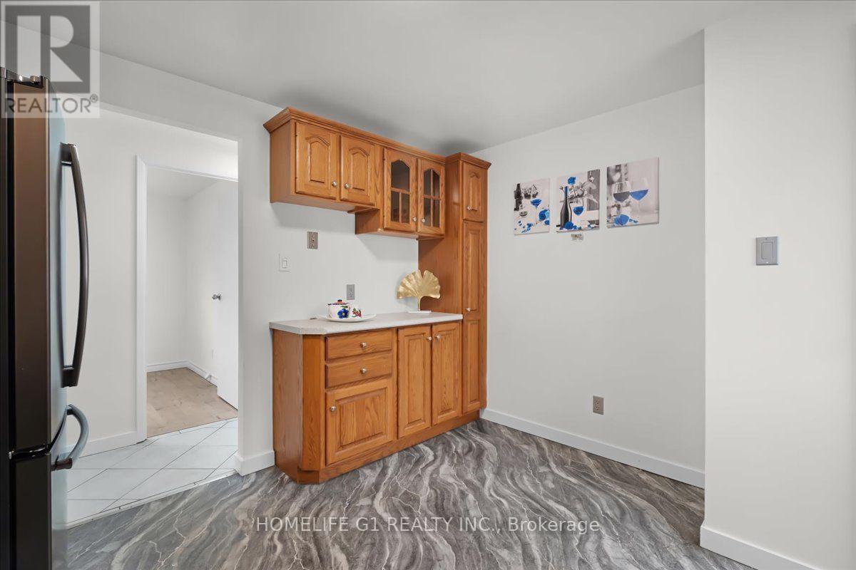 19 Milton Avenue W, Cambridge, ON - Indoor