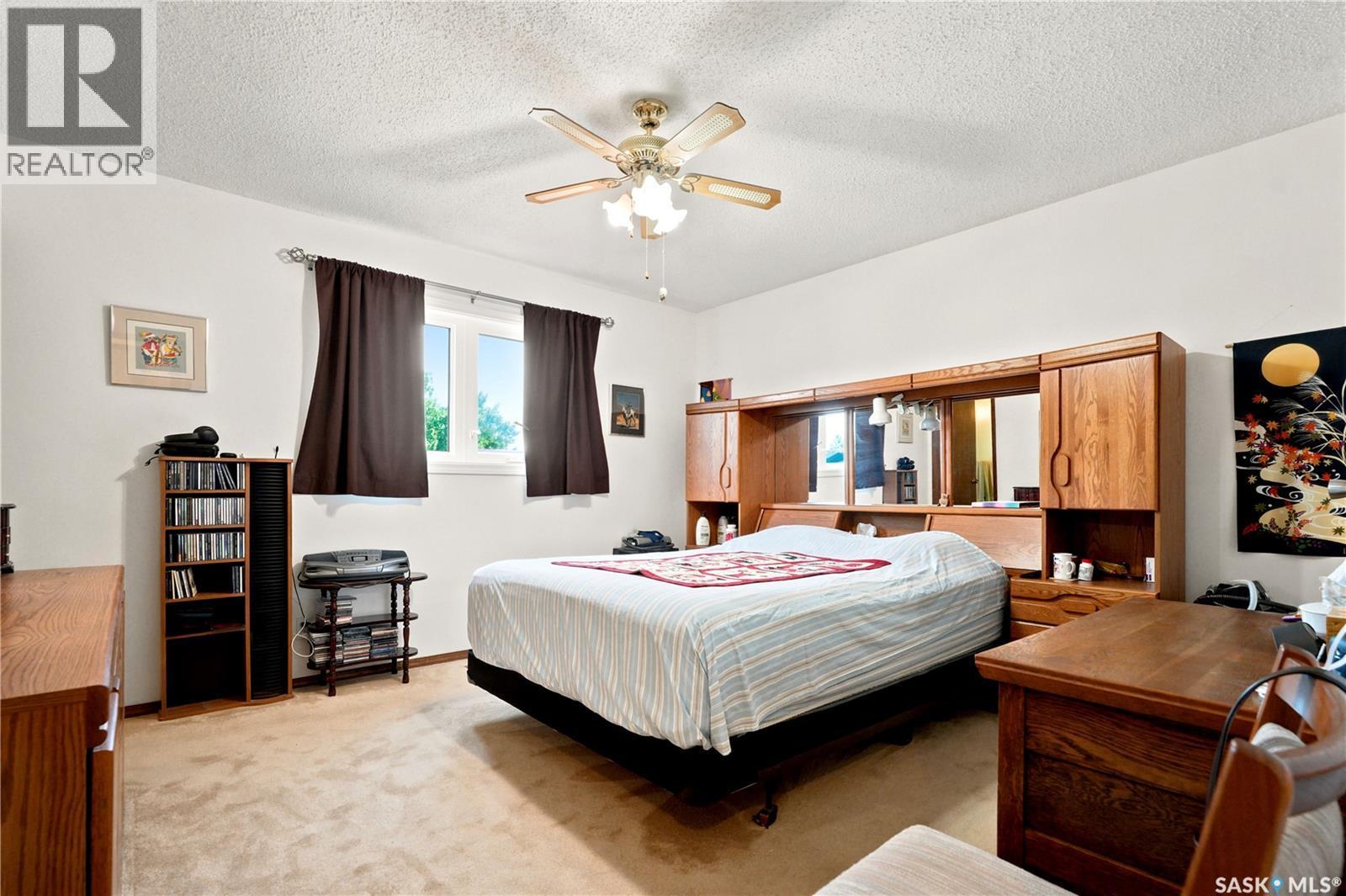 522 Delaronde Road, Saskatoon, SK - Indoor Photo Showing Bedroom