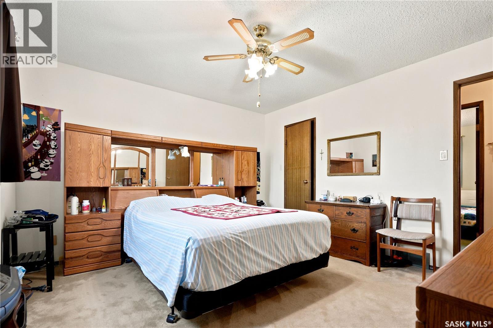 522 Delaronde Road, Saskatoon, SK - Indoor Photo Showing Bedroom