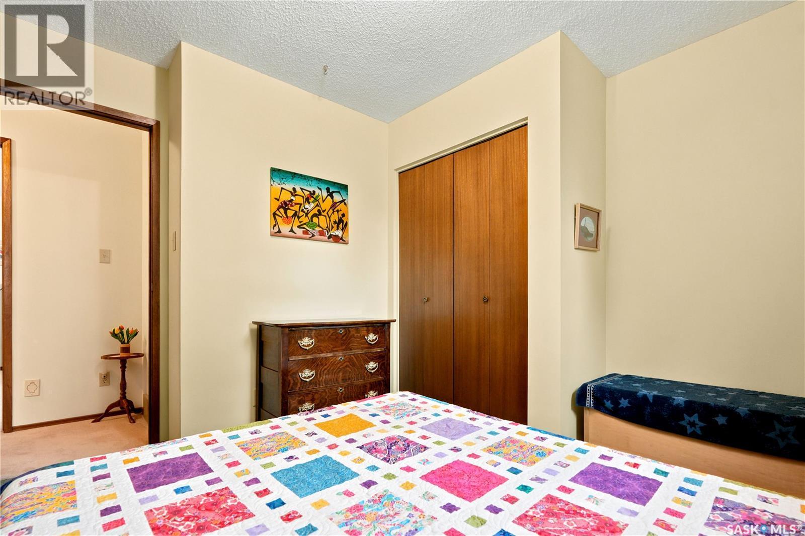 522 Delaronde Road, Saskatoon, SK - Indoor Photo Showing Bedroom