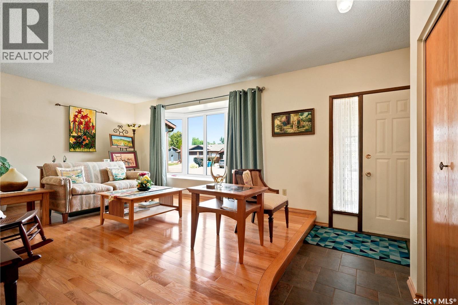522 Delaronde Road, Saskatoon, SK - Indoor