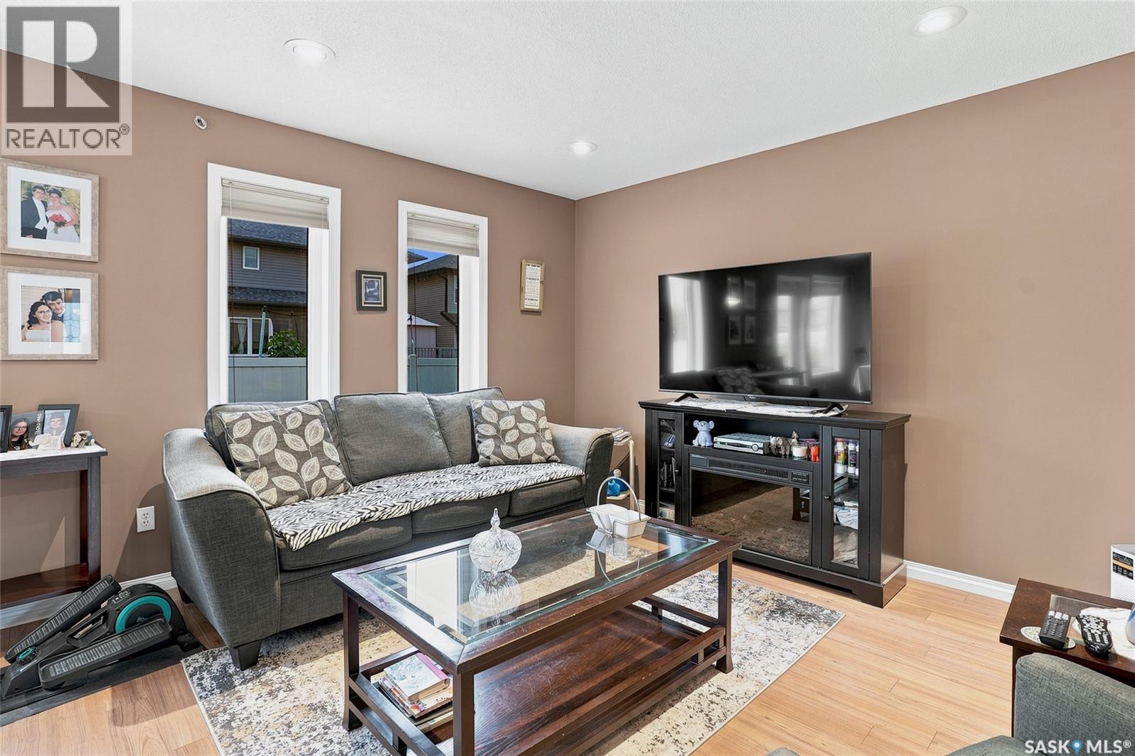 13 547 East Hampton Boulevard, Saskatoon, SK - Indoor Photo Showing Living Room
