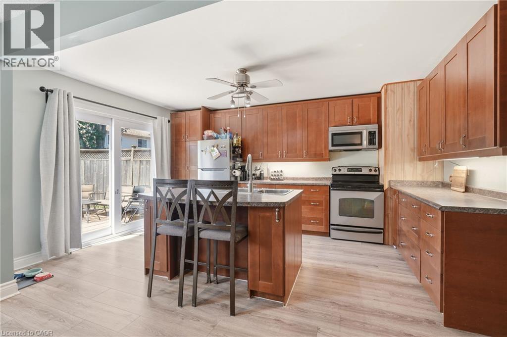 4 Eileen Street, Waterdown, ON - Indoor Photo Showing Kitchen