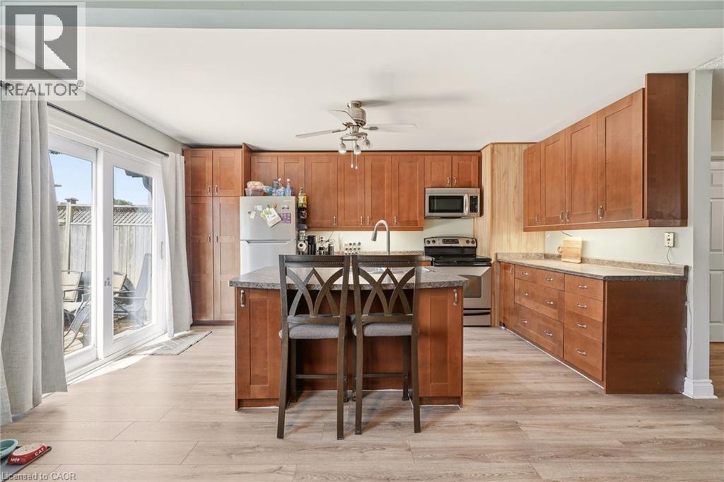 4 Eileen Street, Waterdown, ON - Indoor Photo Showing Kitchen
