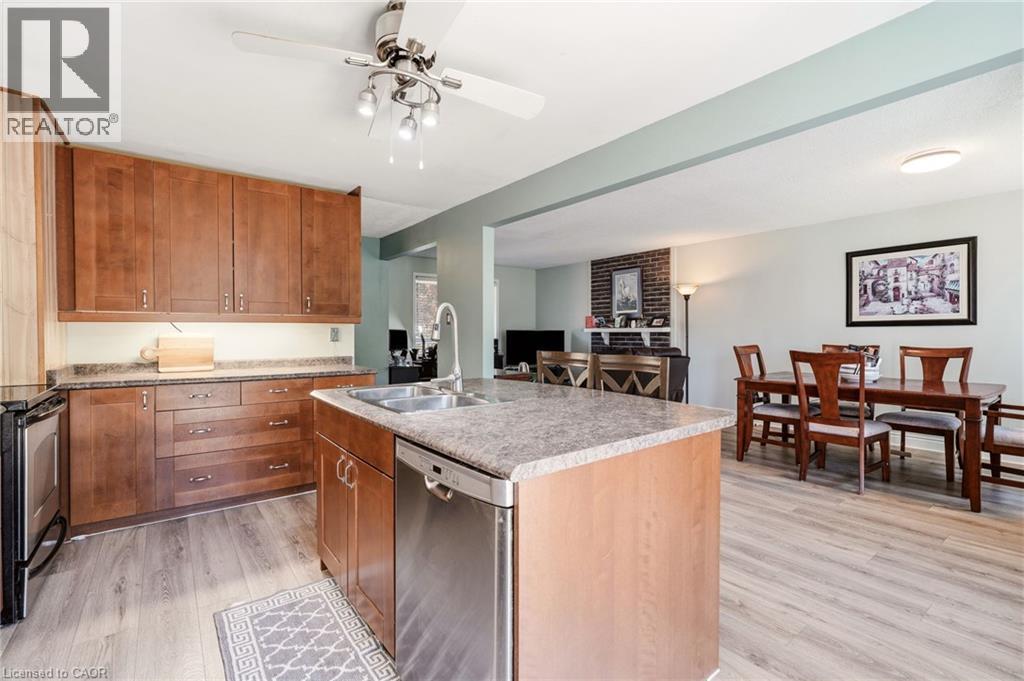 4 Eileen Street, Waterdown, ON - Indoor Photo Showing Kitchen With Double Sink