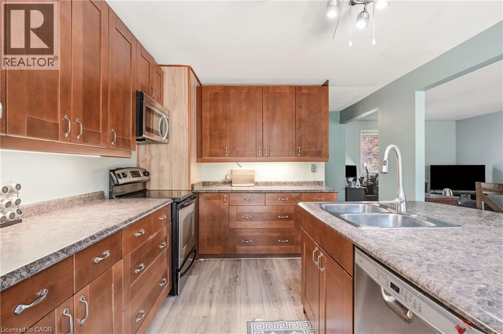 4 Eileen Street, Waterdown, ON - Indoor Photo Showing Kitchen With Double Sink