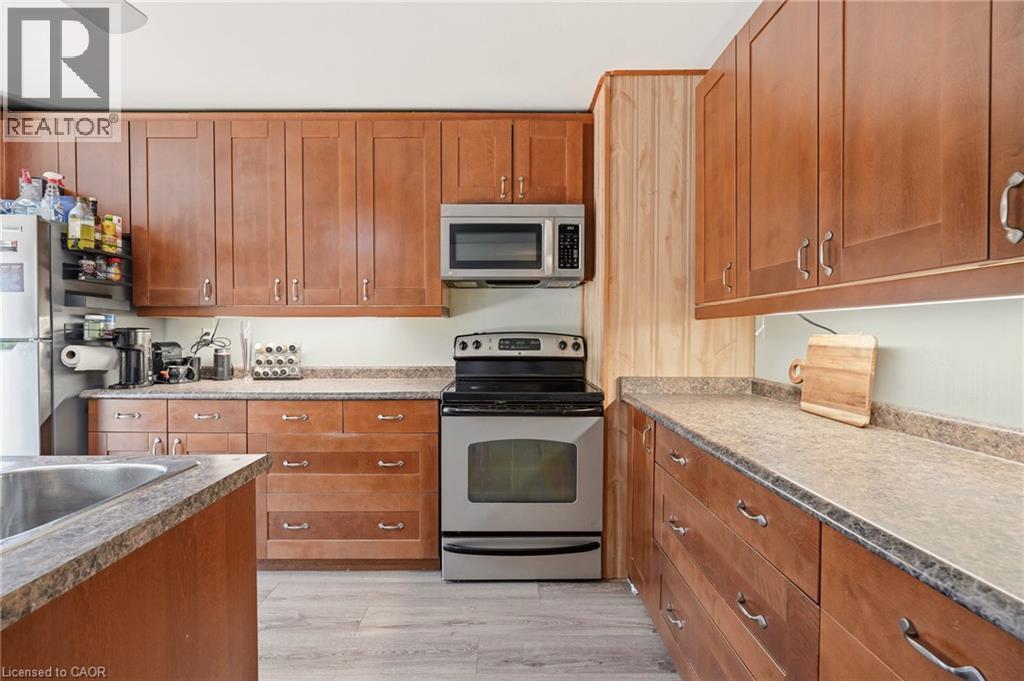 4 Eileen Street, Waterdown, ON - Indoor Photo Showing Kitchen