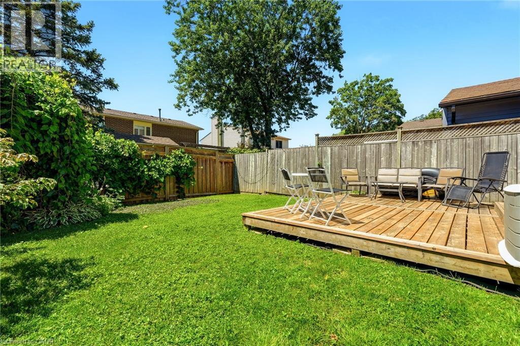 4 Eileen Street, Waterdown, ON - Outdoor