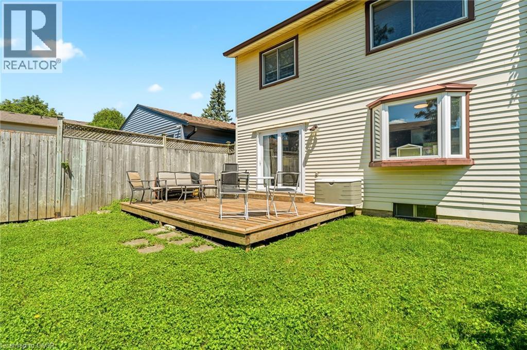 4 Eileen Street, Waterdown, ON - Outdoor