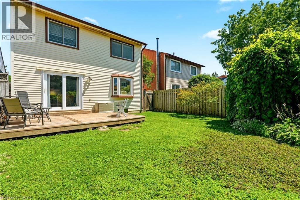 4 Eileen Street, Waterdown, ON - Outdoor