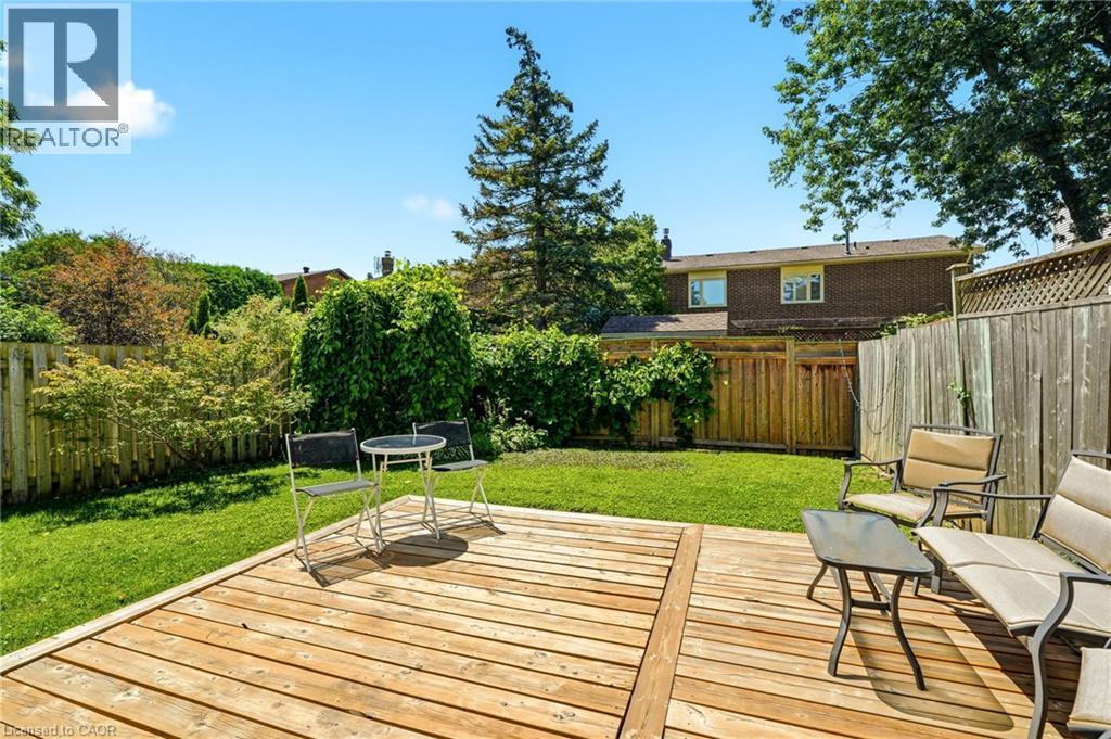 4 Eileen Street, Waterdown, ON - Outdoor